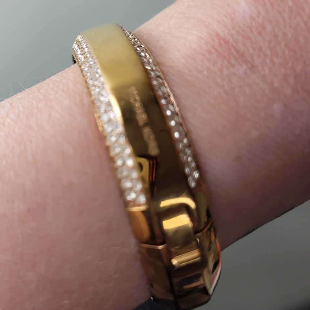 MK Michael Kors Rose Gold Swarovski Crystals Hinged Bangle Bracelet IN GIFT BOX. - Picture 8 of 12